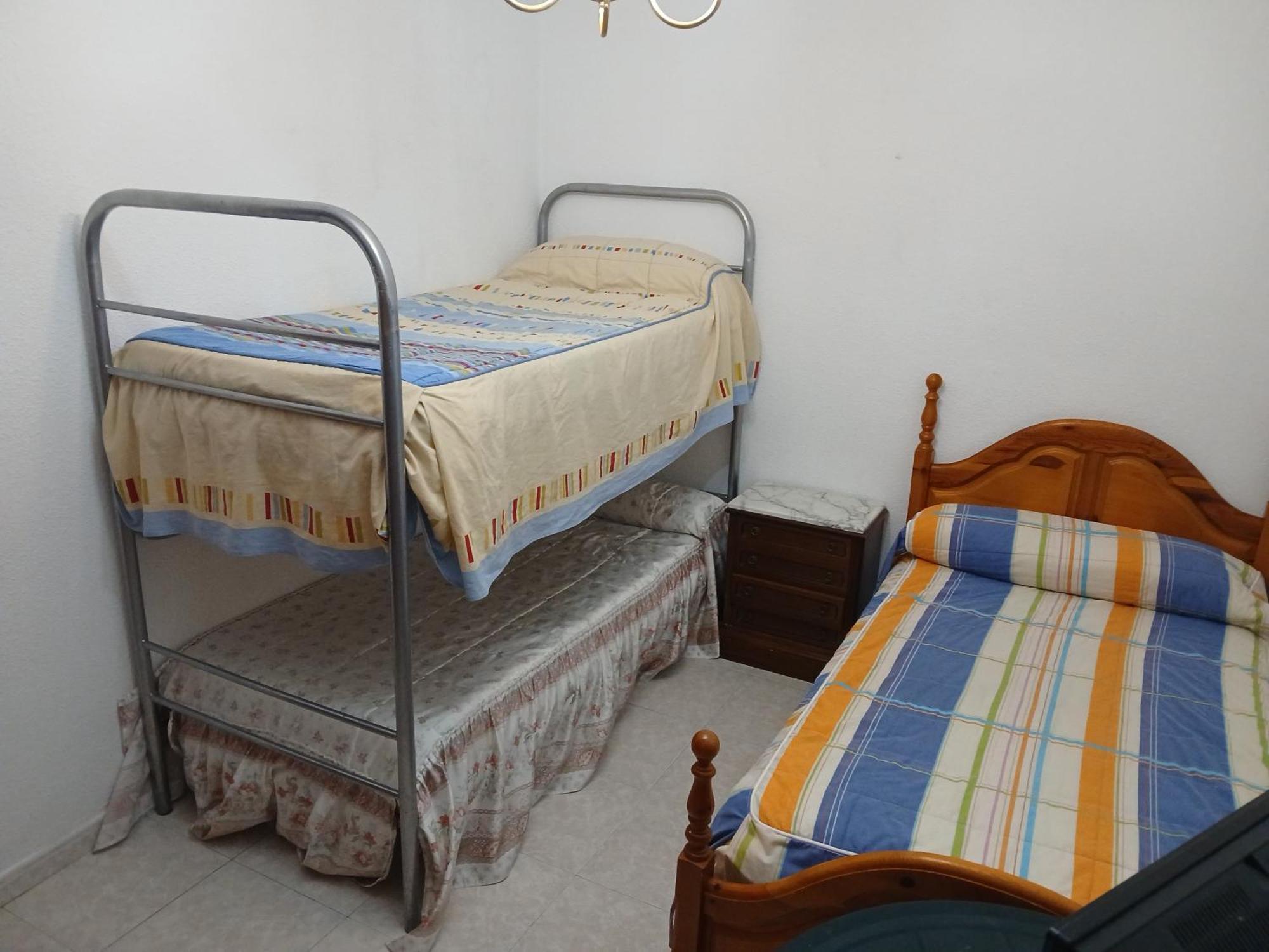 Bed and Breakfast Habitacion Privada Triple Con Camas Individuales Толедо Экстерьер фото